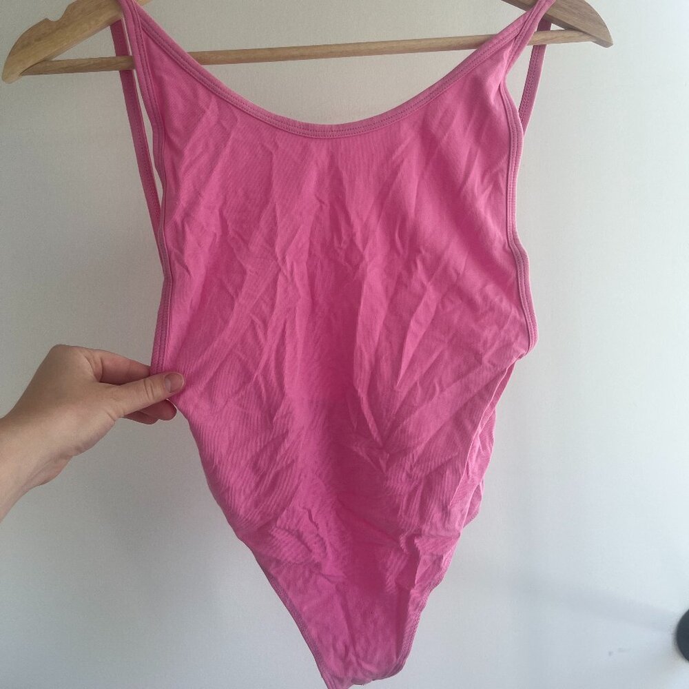 TNA Aritzia 90s Style Bodysuit